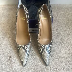 Stuart weitzman size 9 pointy toe snake print worn once excellent condition